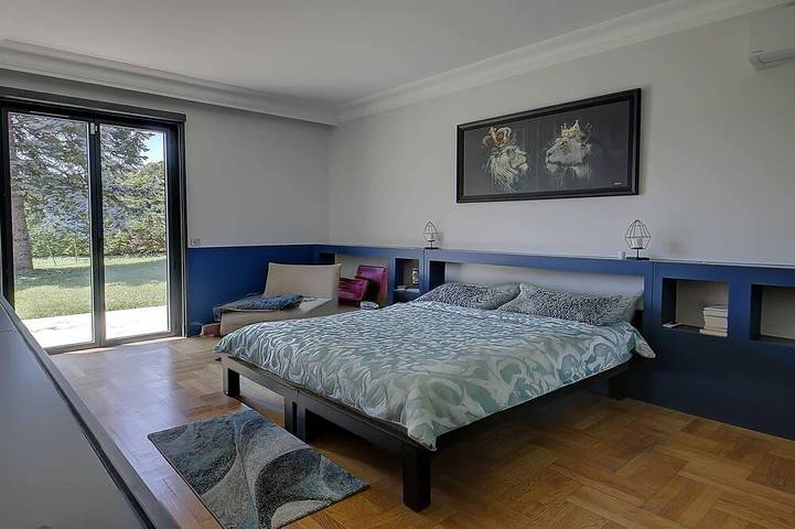 Location de vacances pour 8 personnes, avec balcon ainsi que piscine et jardin à Fontaines-Saint-Martin - 4