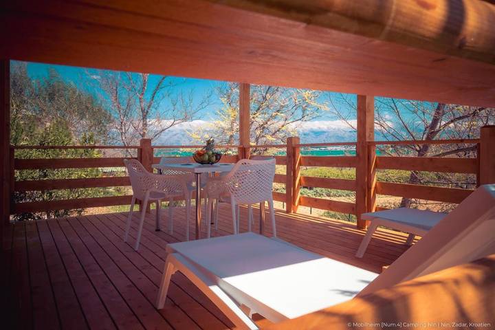Location de vacances pour 2 personnes, avec balcon ainsi que jardin et vue à Nin - 4