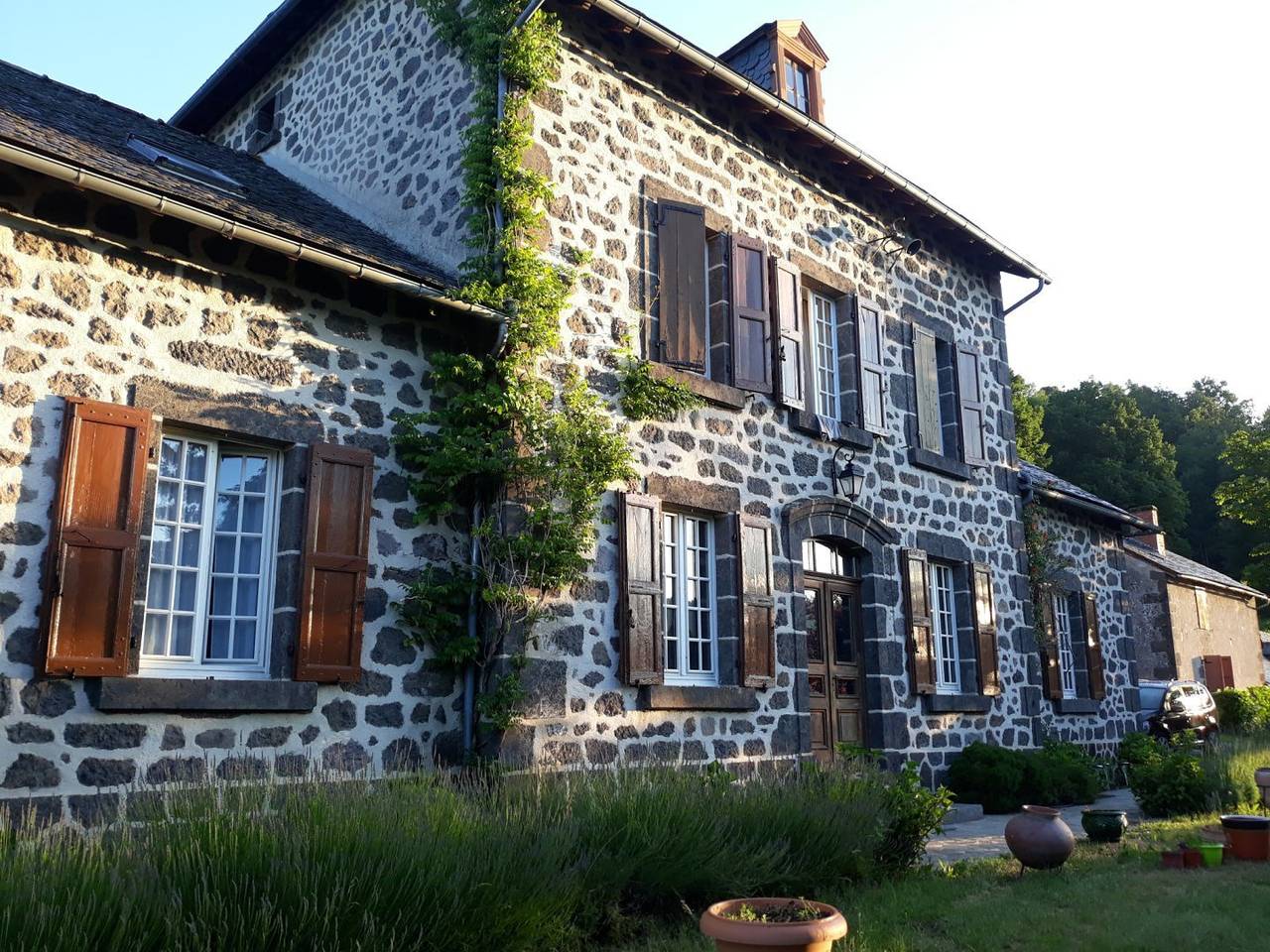 La Grange de Lily chambres d'hôtes - Iris in Vic-sur-Cère, Région d'Aurillac