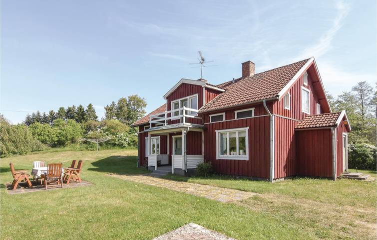 Hus för 10 Personer med trädgård in Vänern