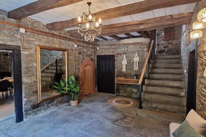 Casa rural para 10 personas, con vistas y jardín en Montaña de Luna - 2