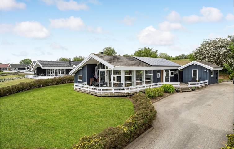 Ferienhaus für 8 Personen, mit Terrasse und Sauna sowie Whirlpool in Nordborg