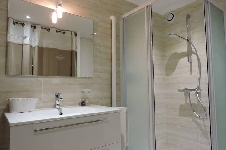 Gîte pour 4 personnes, avec piscine ainsi que jardin et terrasse à Fanjeaux - 3