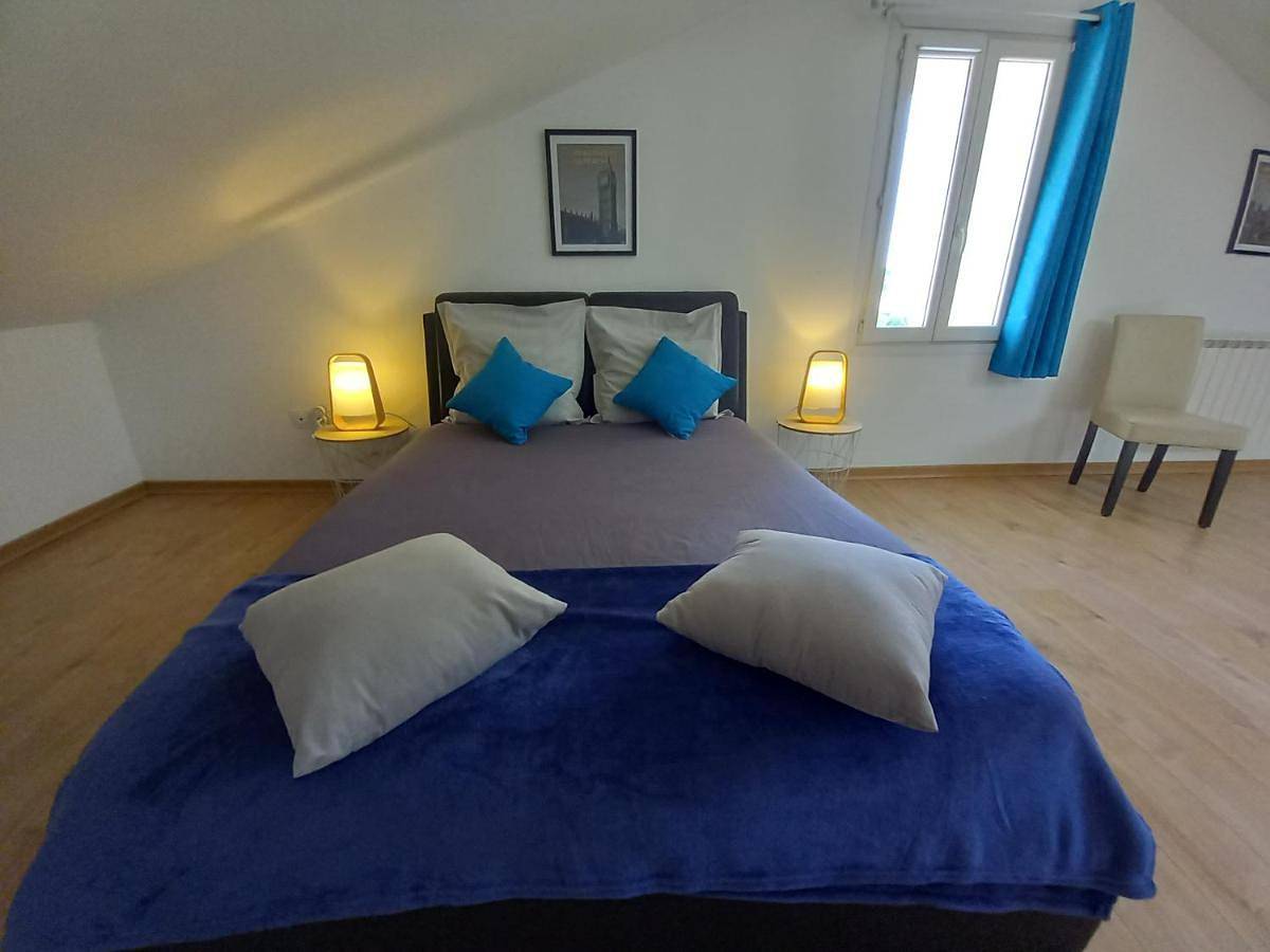Appartement entier, Apartment with Terrace in Montélimar, Région de nyons