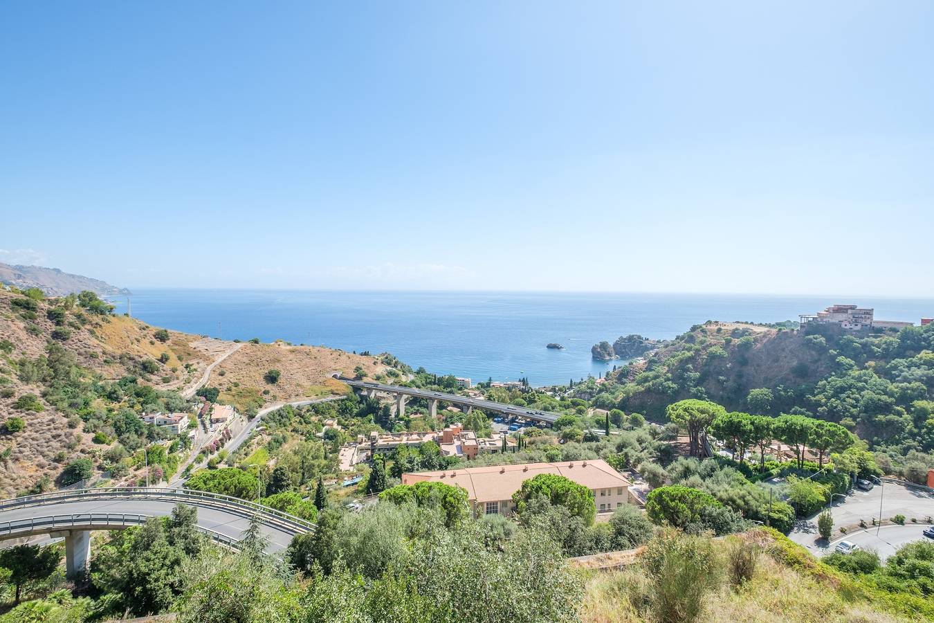 Entire apartment, Holiday Home "Appartamento Con Vista Sul Mare" with Sea View and Private Terrace in Mazzarò, Taormina