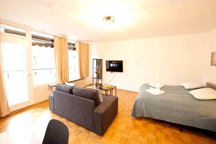 Ganze Wohnung, Bayreuth • Studio Apartment • nahe Oper •  Parkplatz •Balkon in Frankenalb
