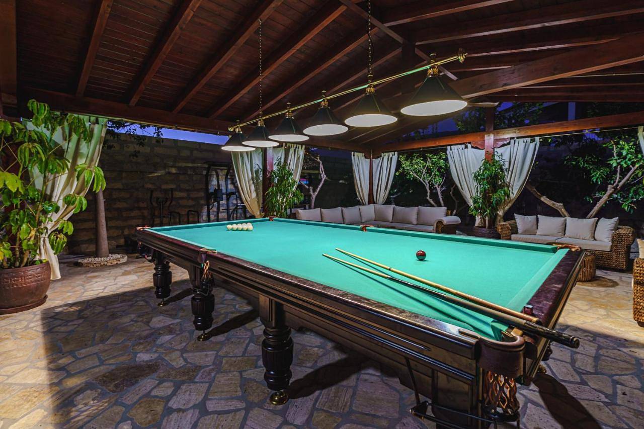 Seven-Bedroom House in Playa del Duque, Adeje