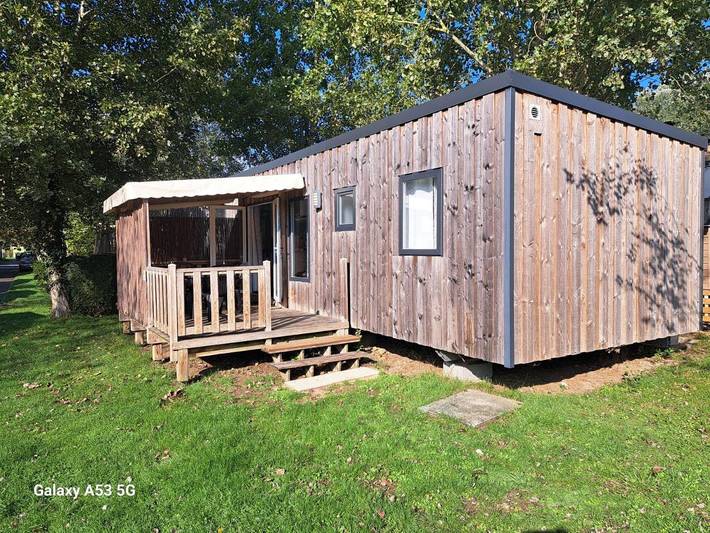 Camping pour 6 personnes, avec piscine et terrasse