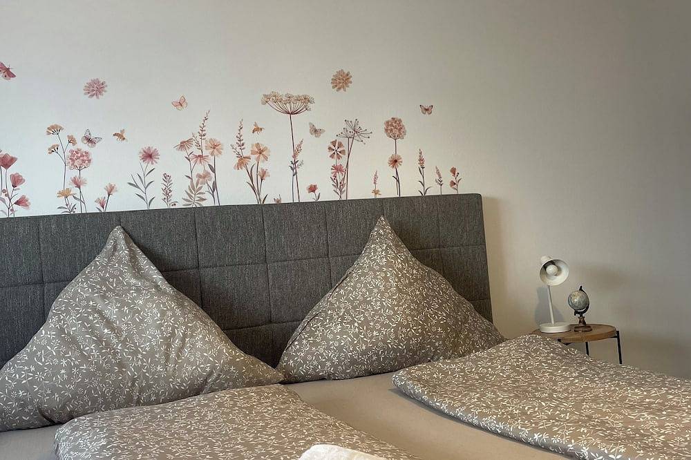 Ganze Wohnung, Gemütliches Apartment mit Garten & Garage in Ingolstadt, Oberbayern