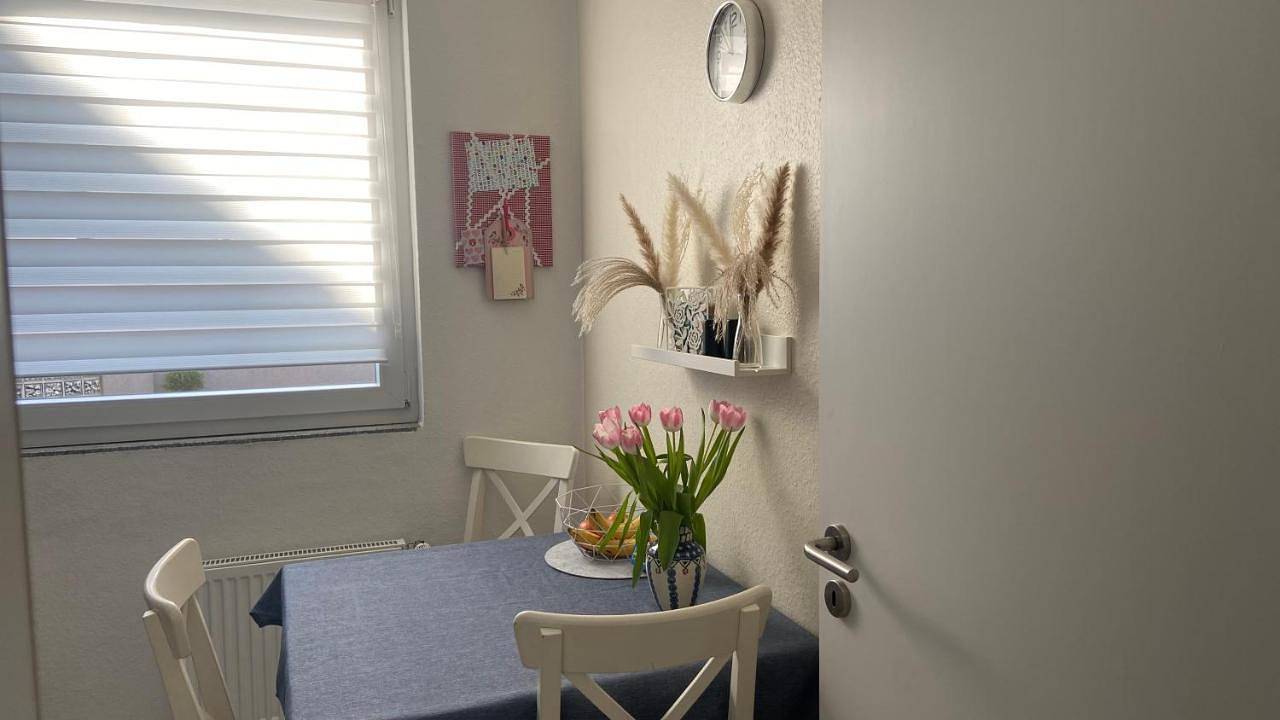 Ganze Wohnung, One-Bedroom Apartment in Oerlinghausen, Kreis Lippe