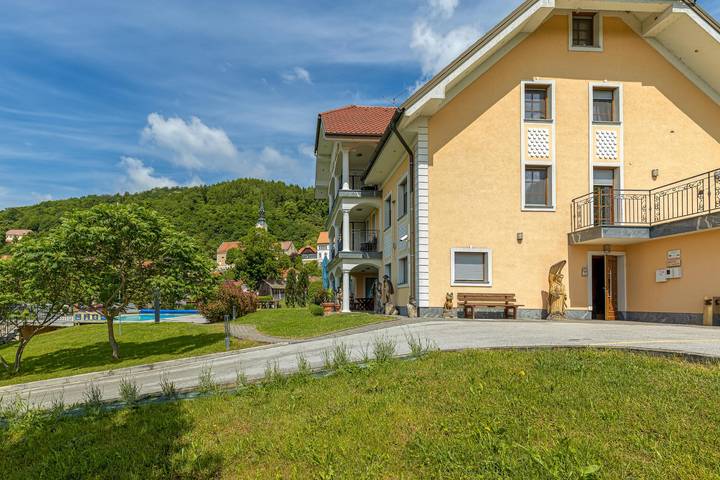 Gîte pour 6 personnes, avec piscine et terrasse, animaux acceptés dans Brežice - 2