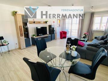 Ferienwohnung für 2 Personen, mit Balkon und Ausblick sowie Seeblick in Romantische Straße