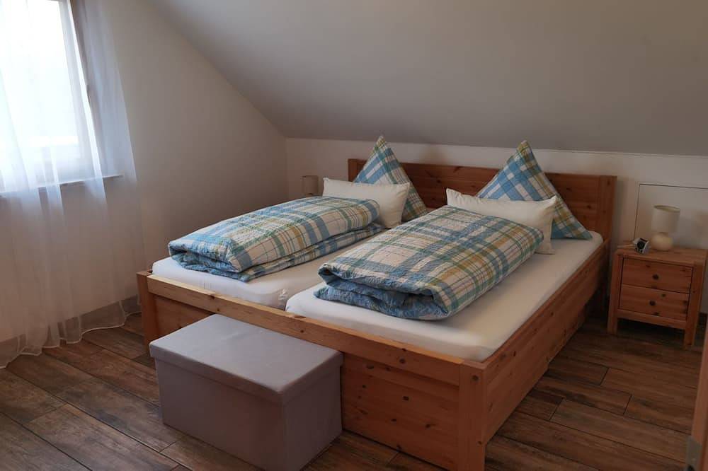 Ganze Wohnung, Nichtraucher- Ferienwohnung mit Balkon in Bad Buchau, Landkreis Biberach