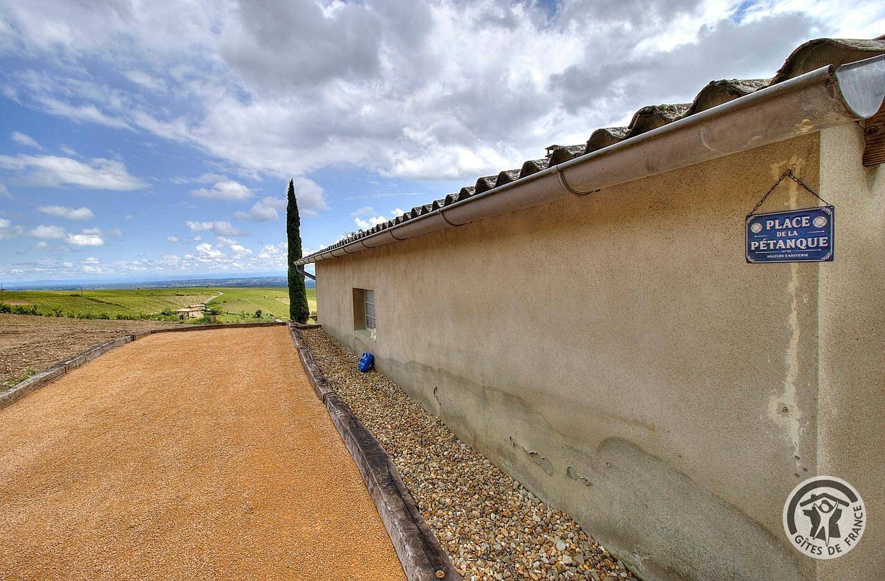 Gîte für 6 Personen mit Terrasse in Chiroubles, Villefranche-sur-Saône und Umgebung