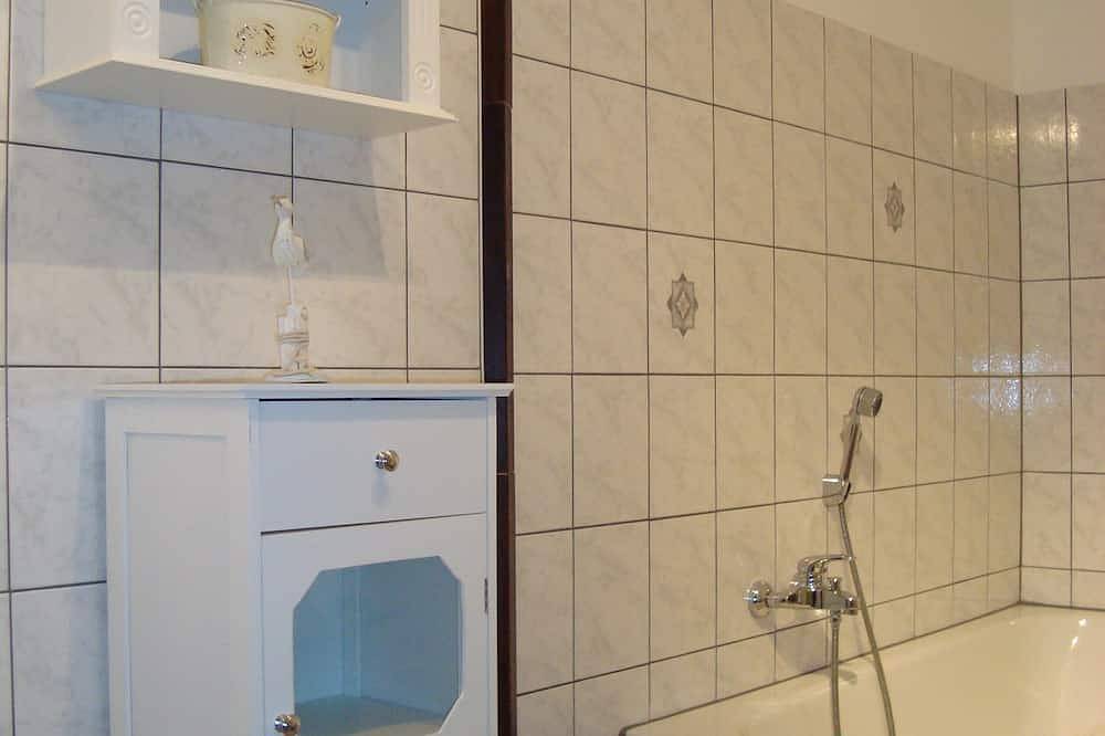 Ganze Wohnung, Vermietung von 2 gemütlich und stilvoll eingerichteten Ferienwohnungen in Ralswiek, Bergen auf Rügen und Umgebung