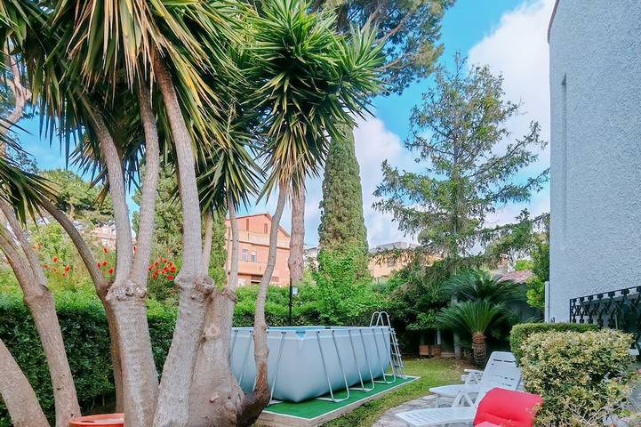 Holiday apartment for 3 people, with garden and hot tub - 1