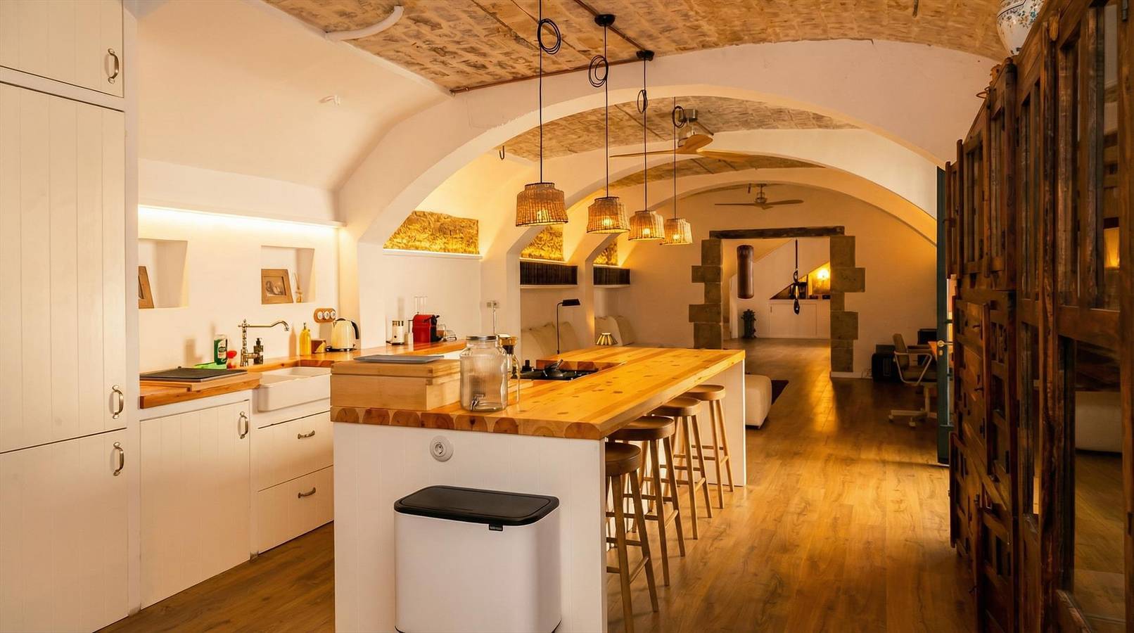 Can Boada Historic Xvi century beach Villa near Barcelona 5 minutes walking to beach  Traditional Renewed in Supermaresme, Caldetas