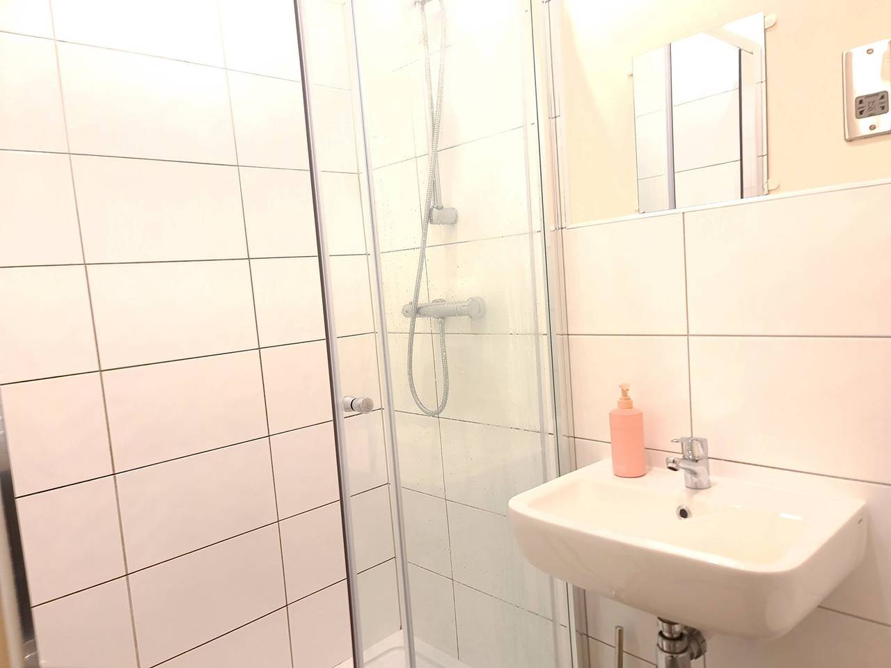 Entire apartment, Longstay Family & Contractor, Wi-fi, Discounts in Bradford, West Yorkshire