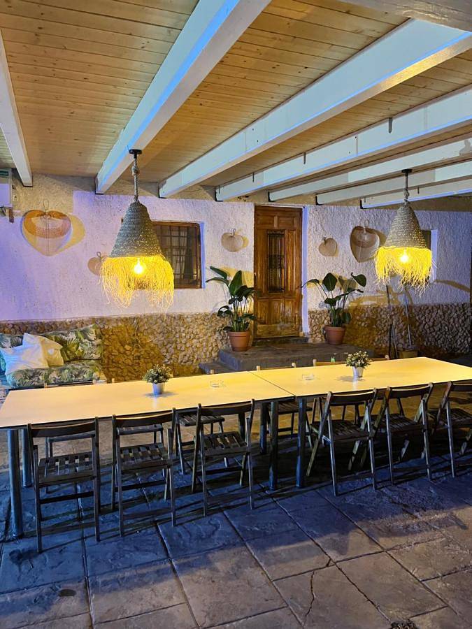Casa de vacaciones para 15 personas, con jardín además de piscina y vistas en Cheste