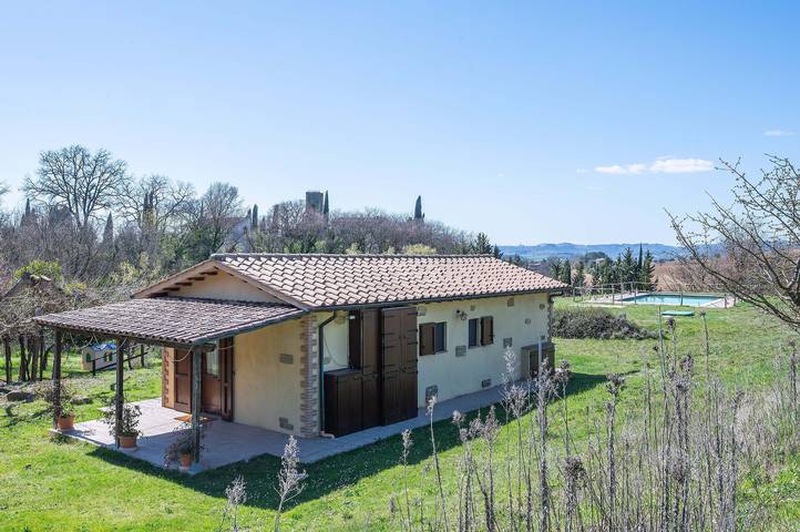 Location de vacances pour 7 personnes, avec jardin et piscine à Pérouse - 2