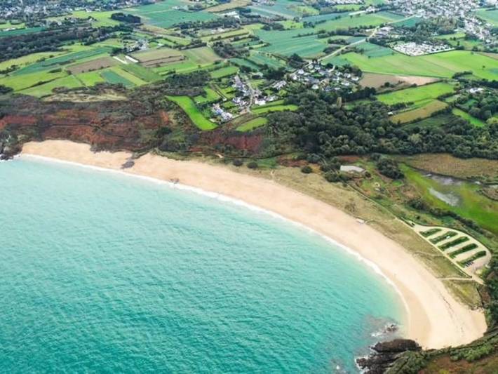 Location de vacances pour 8 personnes, avec jardin dans Plage du Verger - 2