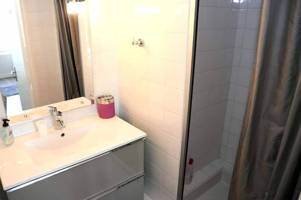 Duplex-Superior-Ensuite with Shower-Park view-Clévacances in Cognac, Charente