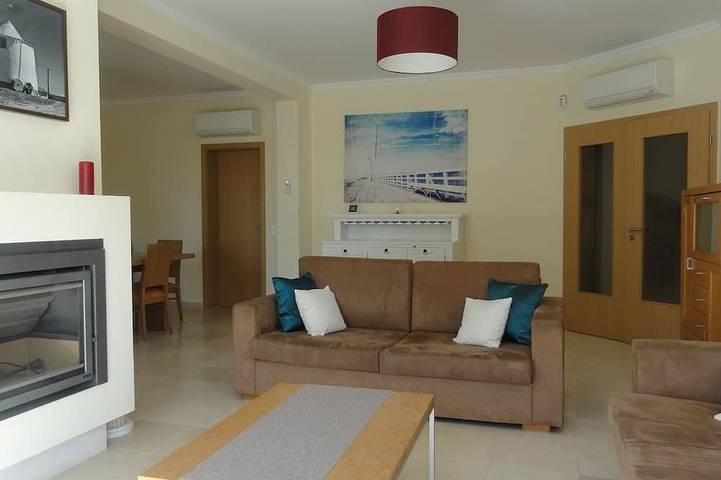 Sehr schöne, geräumige und komfortable Luxusvilla in Quarteira, Faro Distrikt