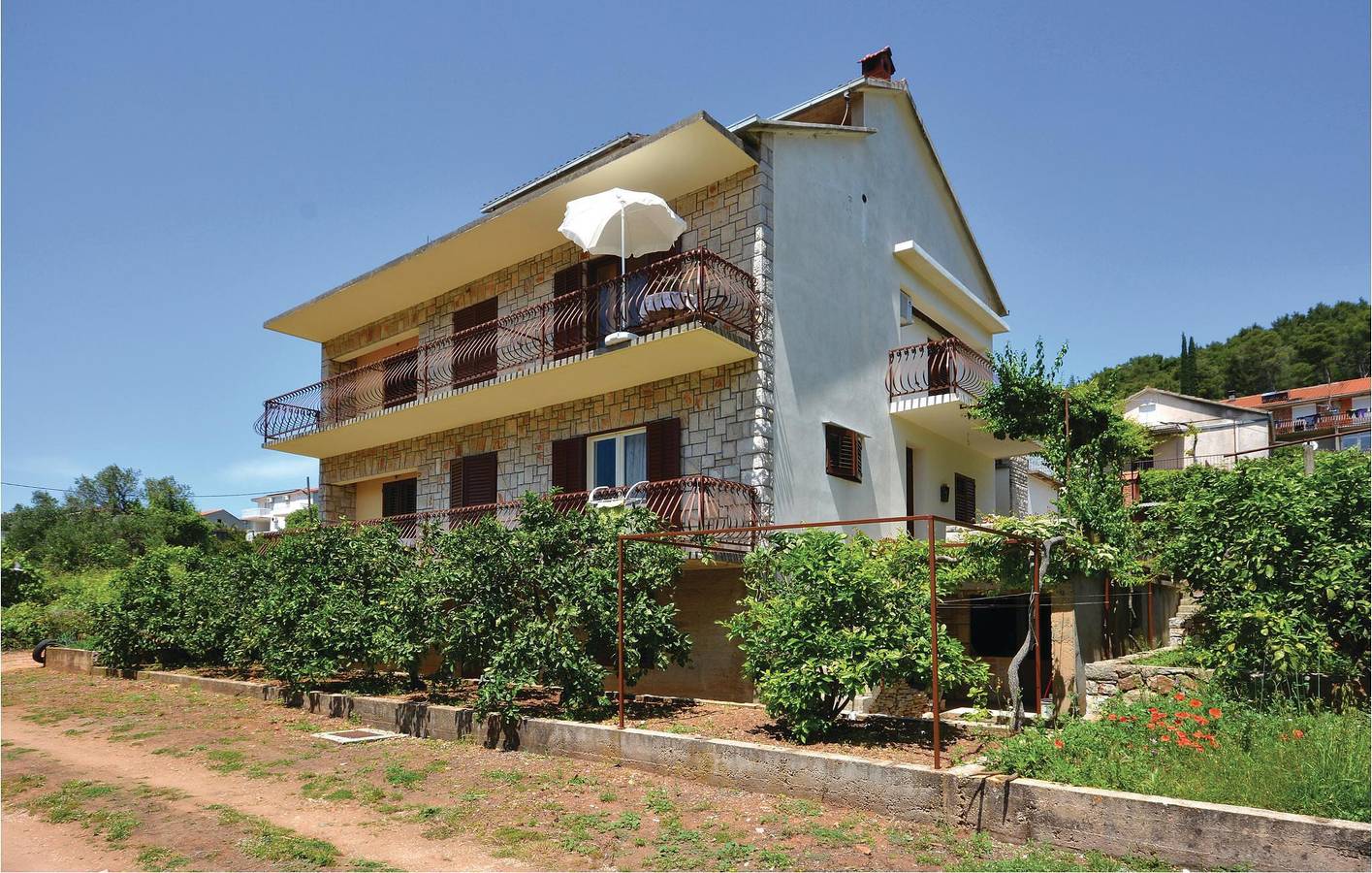 Entire holiday apartment, Holiday apartment for 2 people with terrace in Jelsa, Hvar