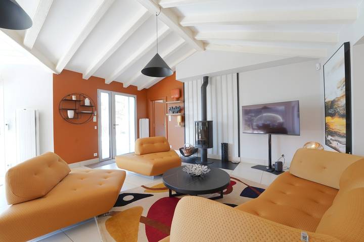 Location de vacances pour 8 personnes, avec Terrasse ainsi que Jardin et Piscine à Talmont-Saint-Hilaire - 2