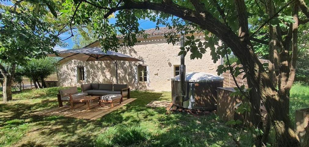 Location de vacances pour 9 personnes, avec vue et jardin, animaux acceptés à Monflanquin