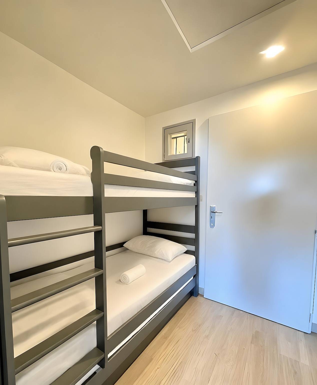 Appartement entier, Appartement « Le Panorama » avec vue mer, Wi-Fi et climatisation in La Nartelle, Sainte-Maxime