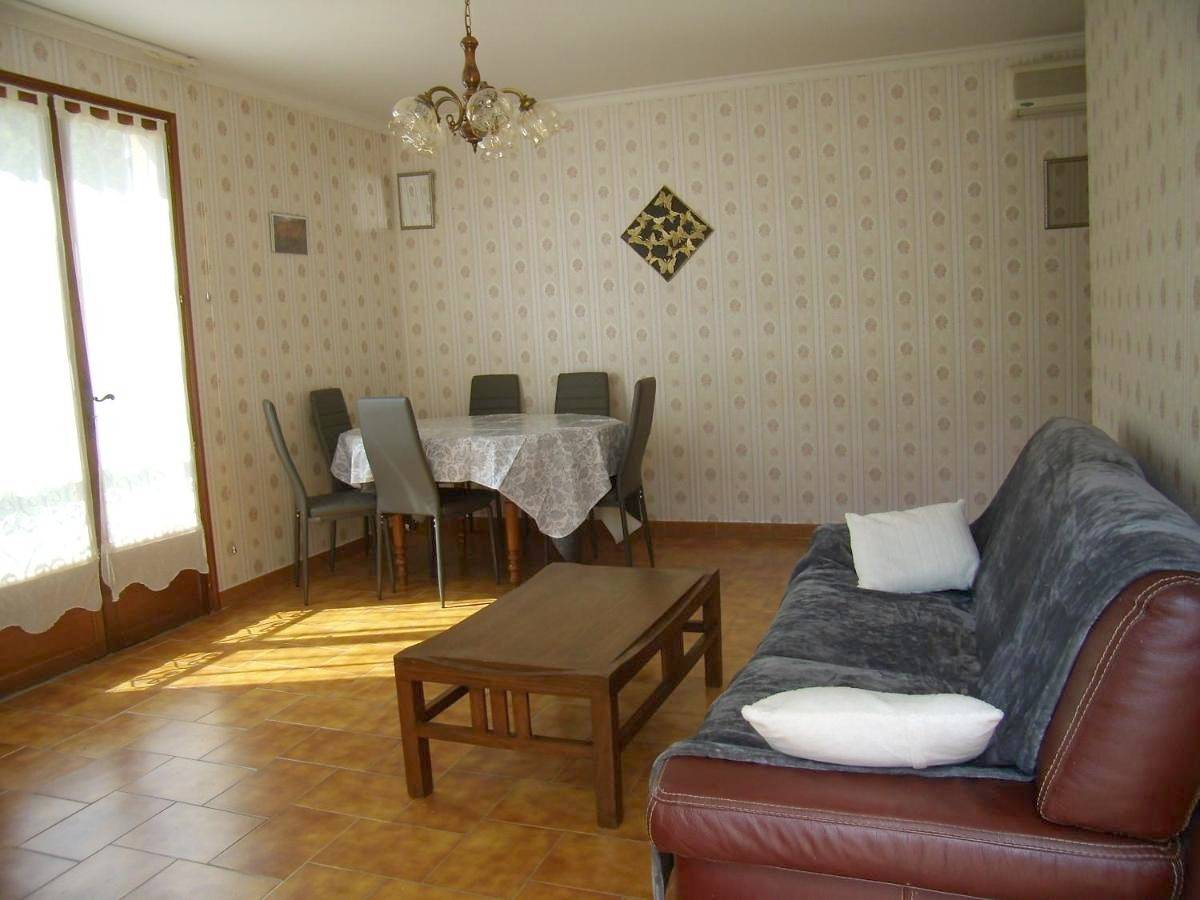Two-Bedroom House in Bayons, Région de Forcalquier