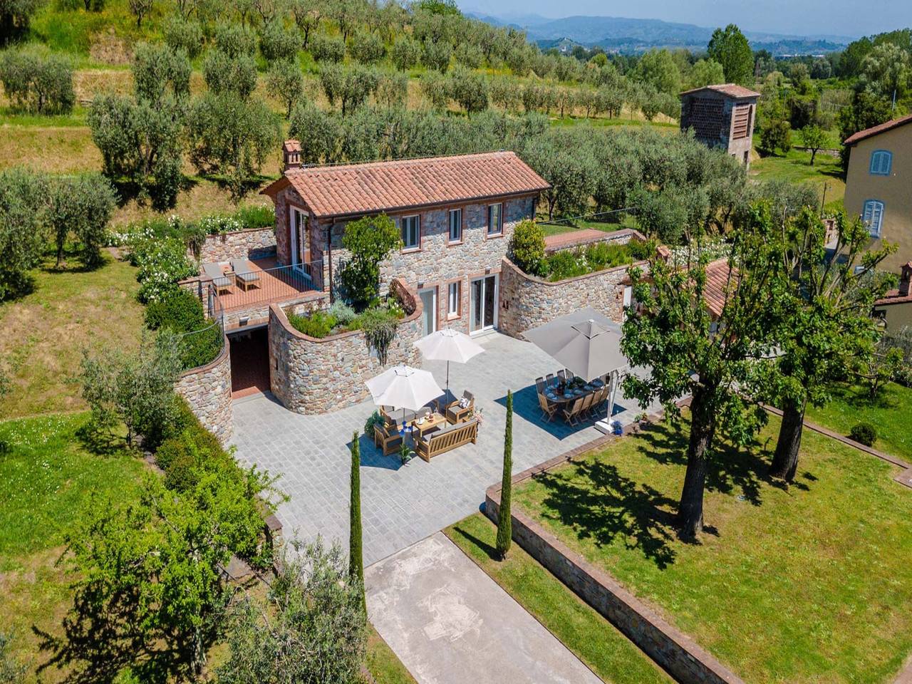 Casale a Lucca con piscina a sfioro in Capannori, Provincia di Lucca