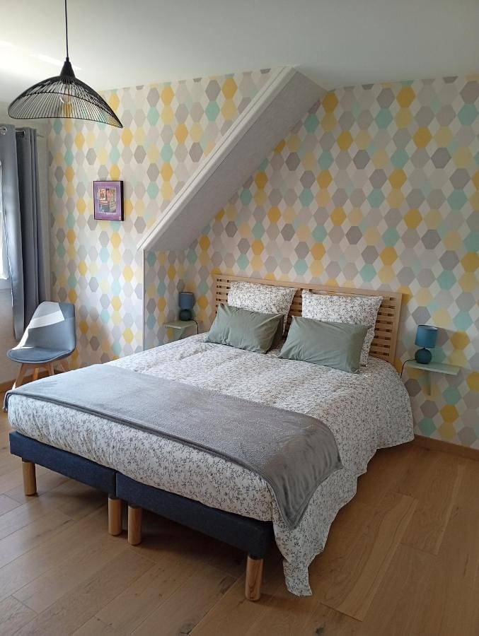 Double Room with Private Bathroom in Coutances, Région de Coutances