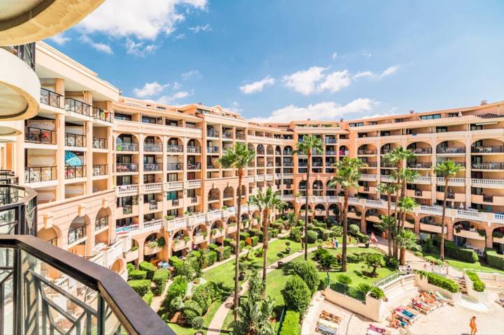 Gîte pour 4 personnes, avec balcon ainsi que jardin et piscine, adapté aux familles dans Cannes La Bocca - 2