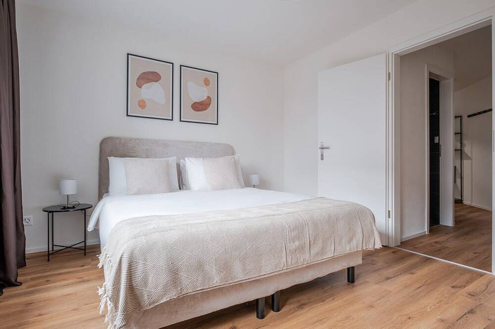 Ganze Wohnung, Blueground | Dietikon, balcony, nr Bahnhof in Dietikon, Kanton Zürich