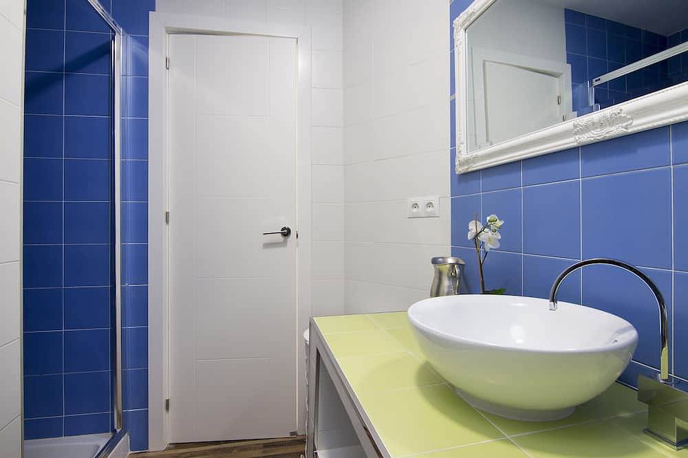 Entire apartment, Attic Next To Bib Rambla Free Wifi in Centro-Sagrario, Granada
