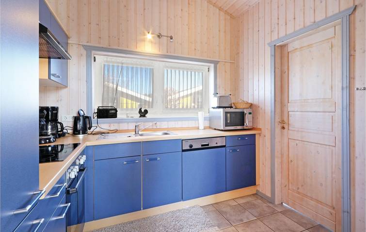 Geräumiges Apartment mit TV, Geschirrspüler, Parkplatz, 1,5 km zum Strand in Rechlin, Müritz