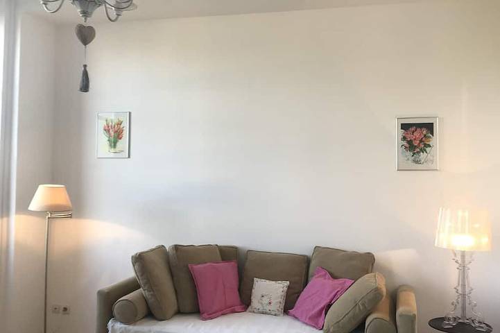 Gîte pour 4 personnes, avec jardin à Rânes