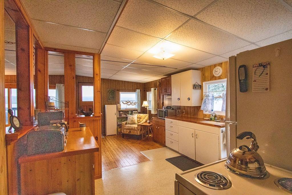 2 Waterfront Cottages on same property for 1 price in Algonquin Provincial Park