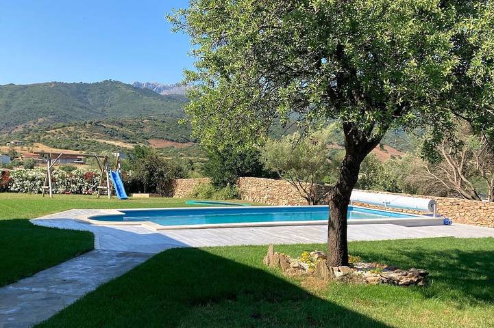 Ferienwohnung für 9 Personen, mit Garten