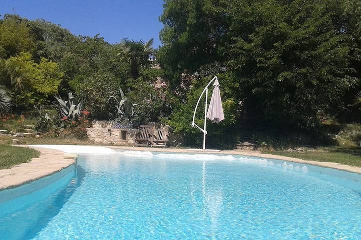Location de vacances pour 12 personnes, avec Terrasse et Jardin à Orthoux-Sérignac-Quilhan