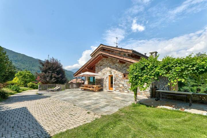 Chalet für 10 Personen, mit Garten und Pool sowie Whirlpool in Colico - 4