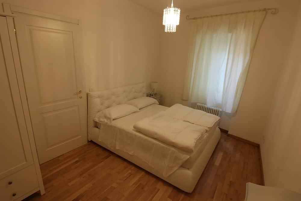 Ganze Wohnung, Neus grosses wohnung direkt am see in Malcesine, Gardasee-Berge