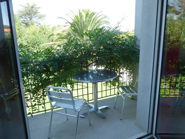 Gîte pour 4 personnes, avec piscine ainsi que jardin et vue dans Plage Chambre d'Amour - 4