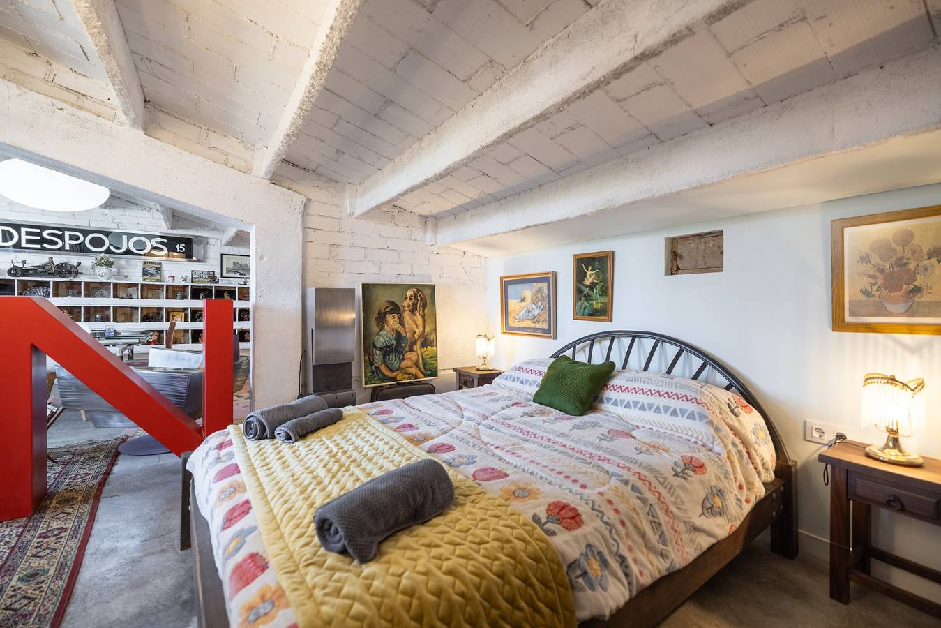 Apartamento entero, Apartamento 'La Fabriqueta Loft' con vistas a la montaña, Wi-Fi y aire acondicionado in Riudecañas, Baix Camp
