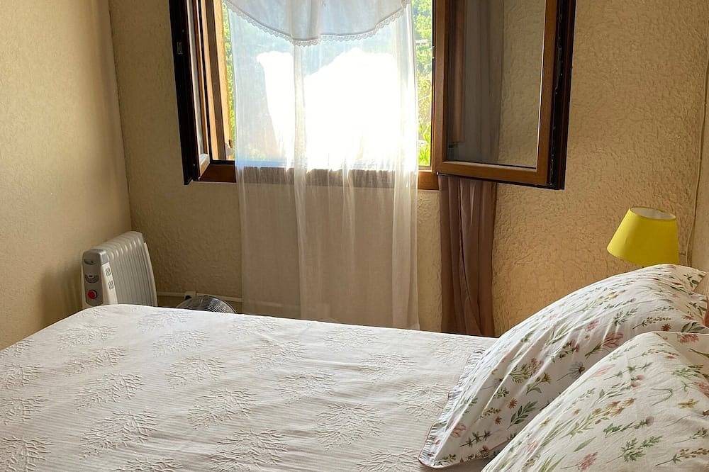 Pretty village house, 2 min walk from Esparron de Verdon lake (2-4 pers) in Esparron-de-Verdon, Regionaler Naturpark Verdon