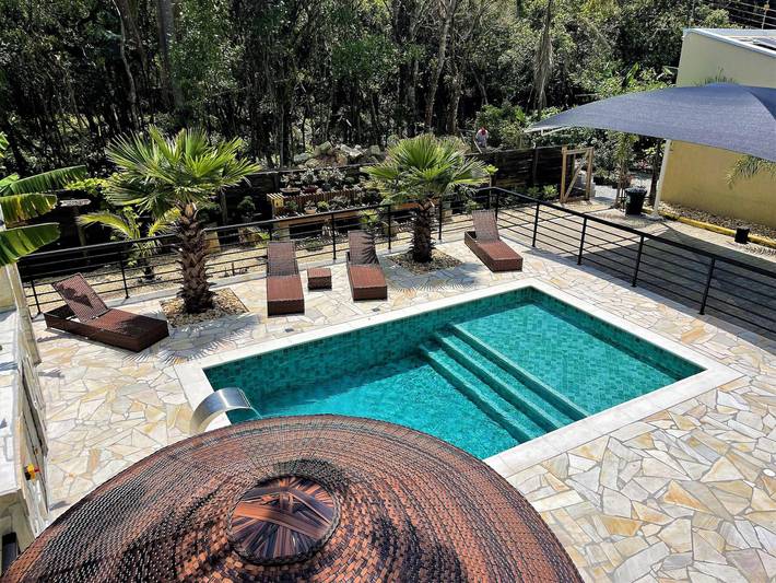 Casas e apartamentos de temporada para 12 pessoas, com balcão em Garopaba