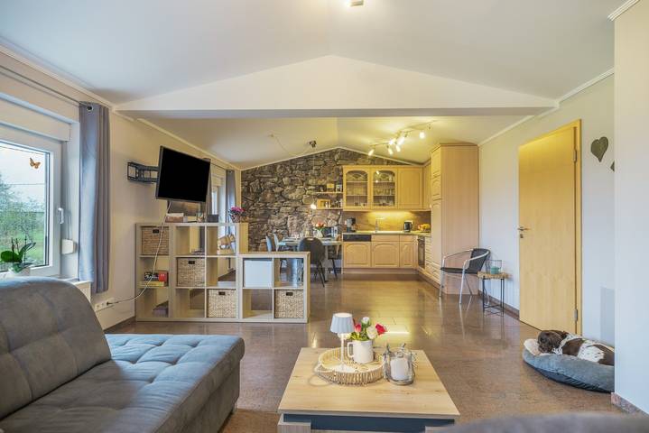 Apartamento entero, Apartamento 'FeWo Kleine Auszeit' con terraza privada y Wi-Fi in Bitburg-Prüm