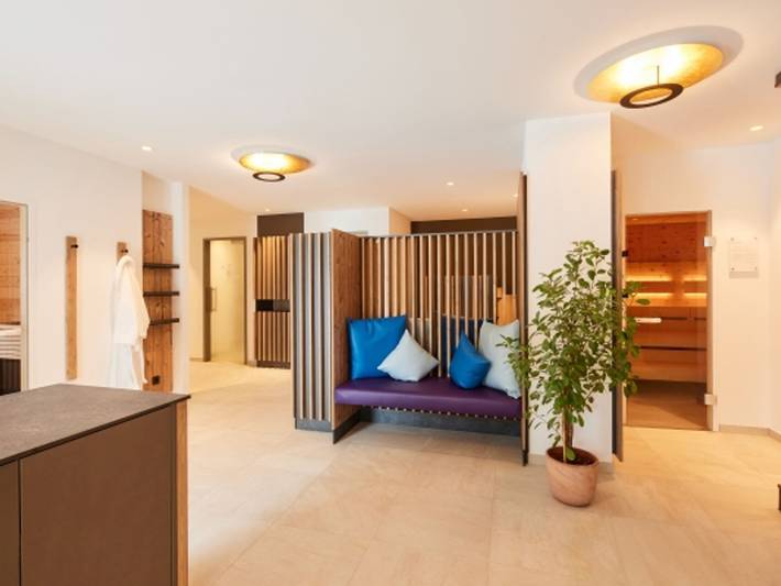 Hotel für 4 Personen, mit Kinderpool und Sauna sowie Terrasse und Garten in Titisee-Neustadt